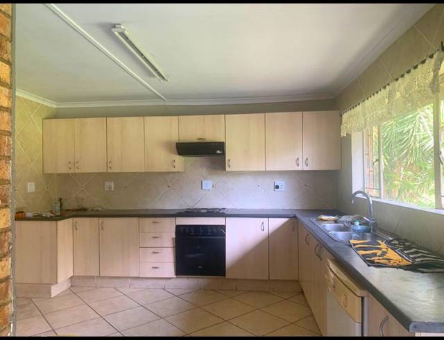 3 BEDROOM PROPERTY TO RENT IN BIRCHLEIGH NORTH